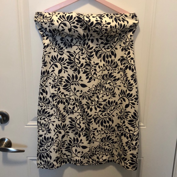 Vineyard Vines Dresses & Skirts - Vineyard Vines navy and cream dress